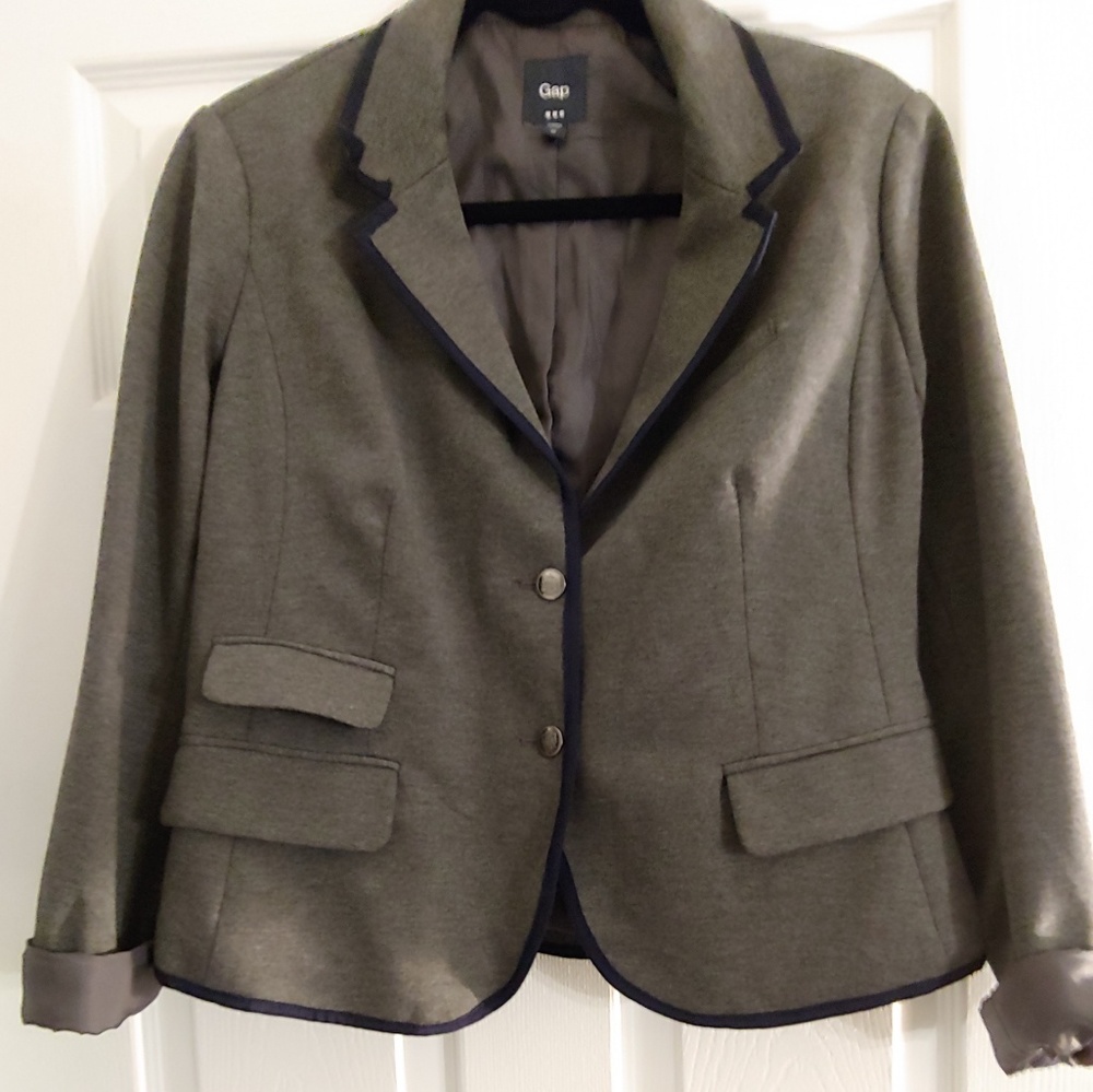 Gray blazer